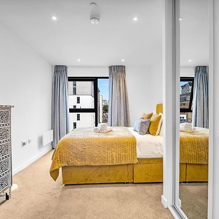 Luxurious & Glamorous Centrally Located 2 Bedroom 2 Bathroom Apartment - Central Birmingham - Secure Parking - Netflix Bagian luar foto