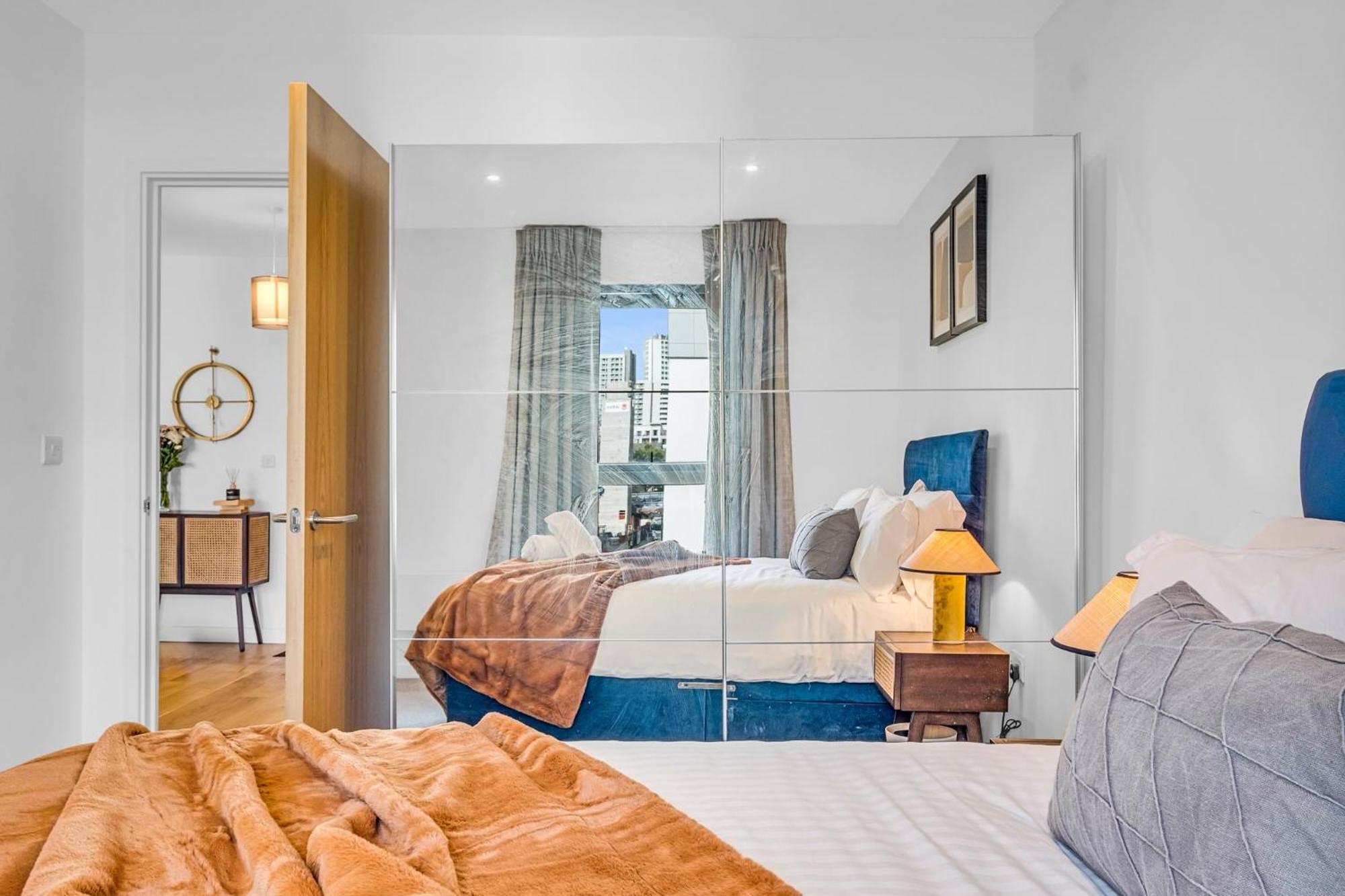 Luxurious & Glamorous Centrally Located 2 Bedroom 2 Bathroom Apartment - Central Birmingham - Secure Parking - Netflix Bagian luar foto