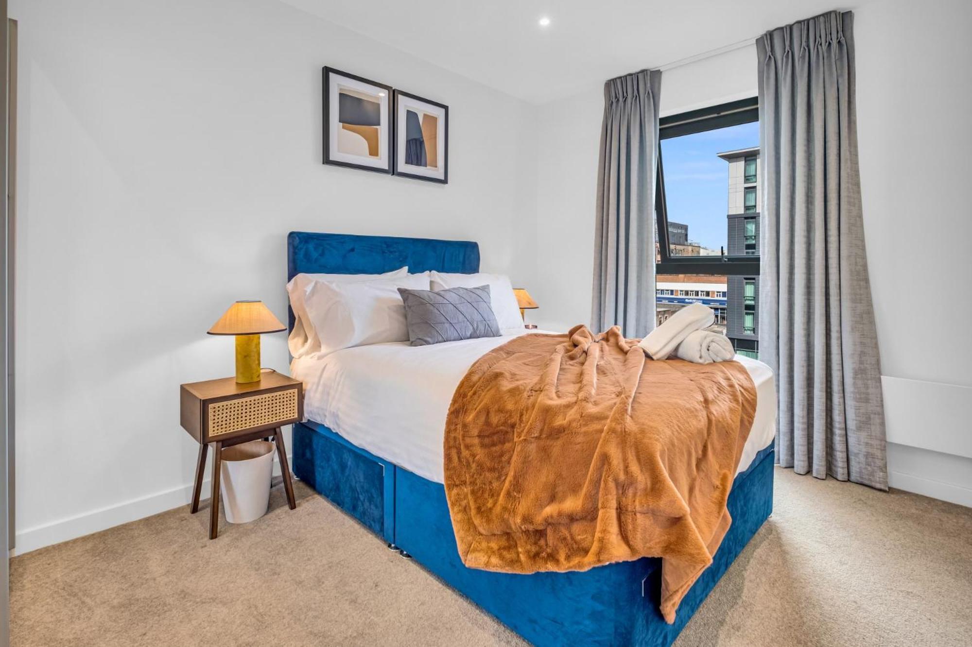 Luxurious & Glamorous Centrally Located 2 Bedroom 2 Bathroom Apartment - Central Birmingham - Secure Parking - Netflix Bagian luar foto