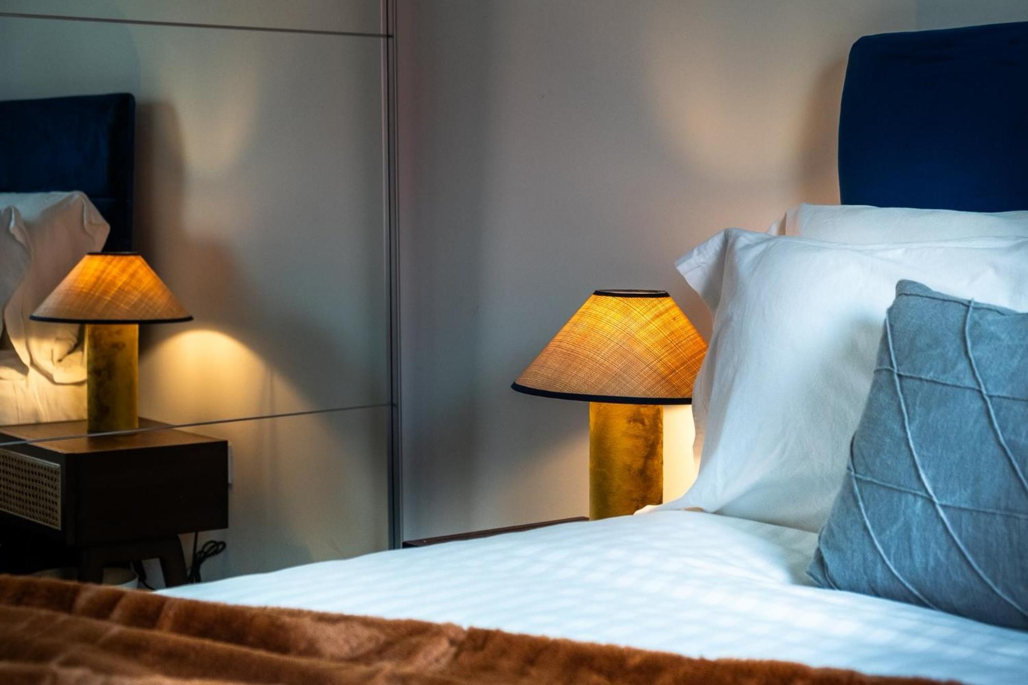 Luxurious & Glamorous Centrally Located 2 Bedroom 2 Bathroom Apartment - Central Birmingham - Secure Parking - Netflix Bagian luar foto