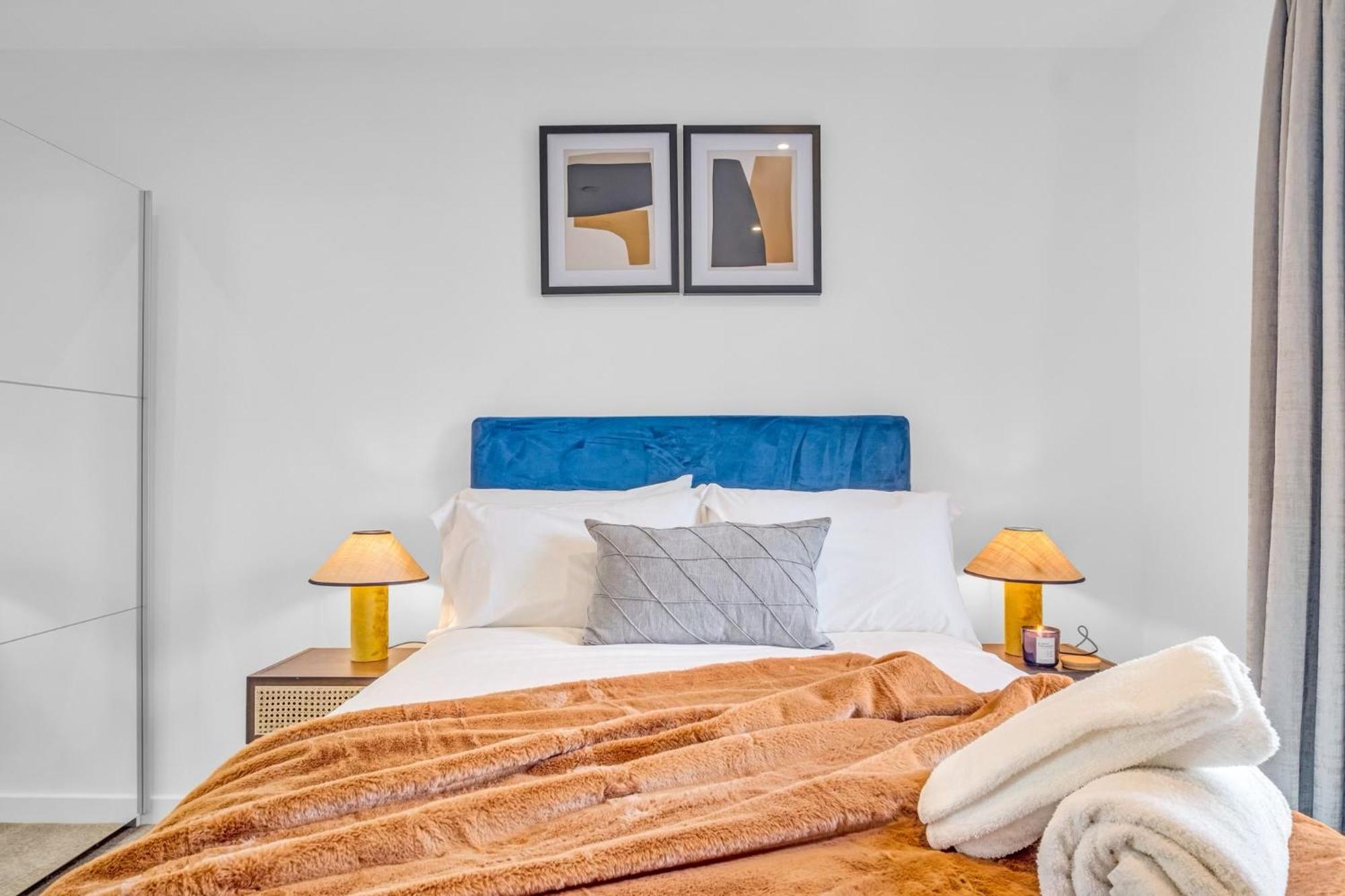 Luxurious & Glamorous Centrally Located 2 Bedroom 2 Bathroom Apartment - Central Birmingham - Secure Parking - Netflix Bagian luar foto