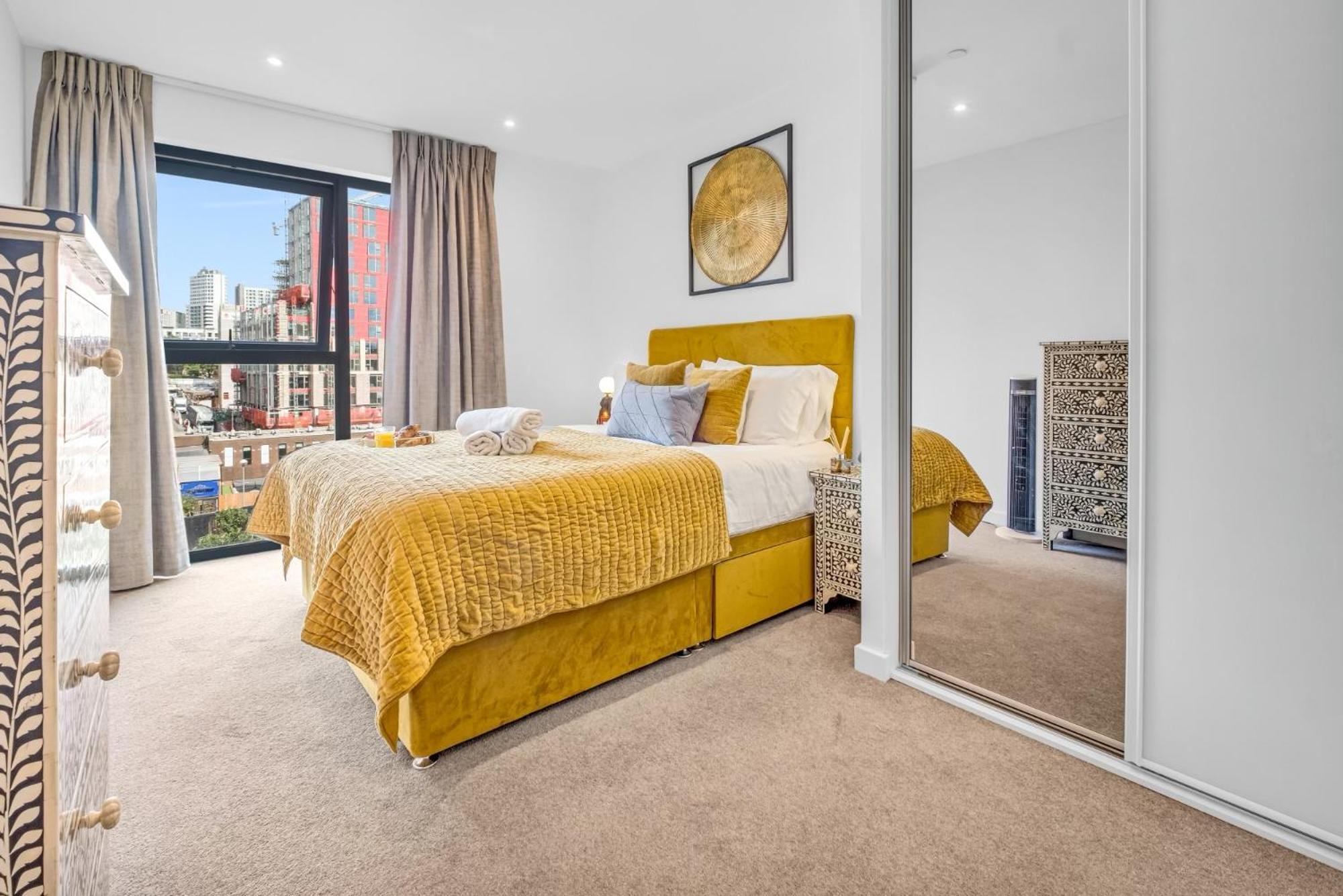 Luxurious & Glamorous Centrally Located 2 Bedroom 2 Bathroom Apartment - Central Birmingham - Secure Parking - Netflix Bagian luar foto