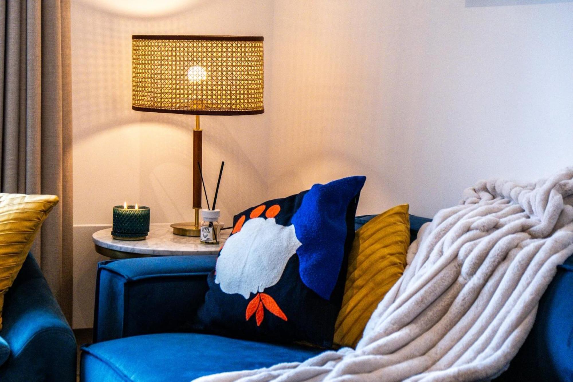 Luxurious & Glamorous Centrally Located 2 Bedroom 2 Bathroom Apartment - Central Birmingham - Secure Parking - Netflix Bagian luar foto